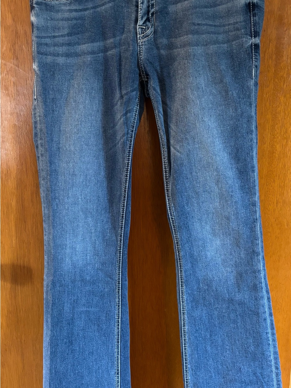 Women's Wide-Leg Jeans in Medium Blue
